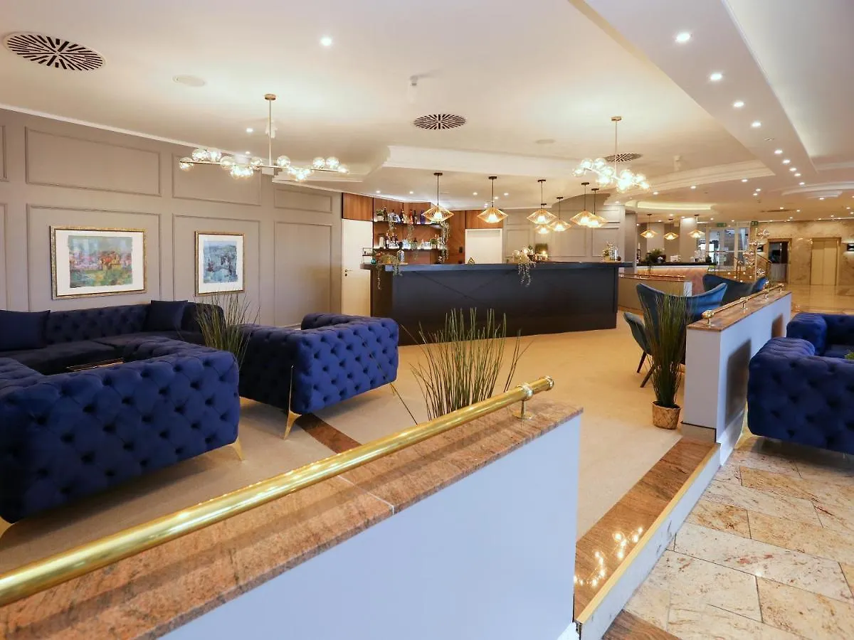 Dormero Hotel Meerbusch 4*,
